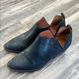 Lucky Brand Dark Textured Ankle Booties